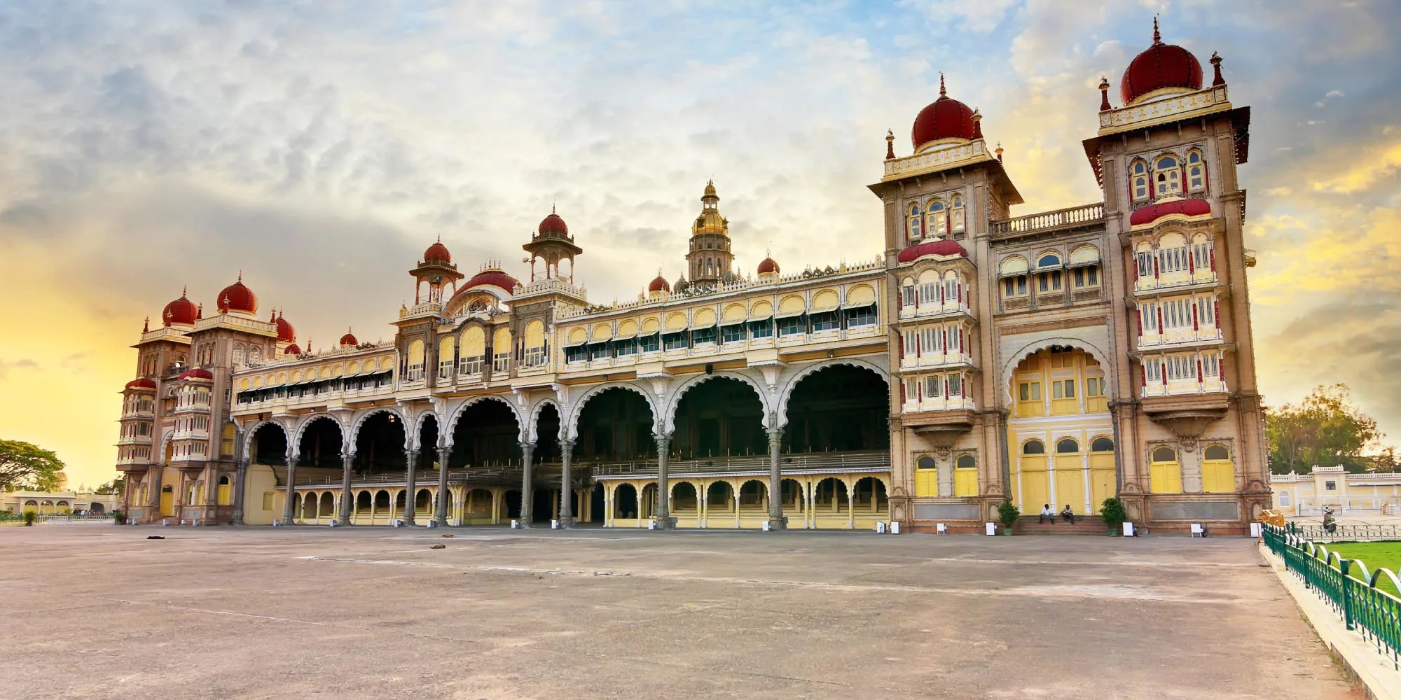brindavan gardens to mysore palace distance